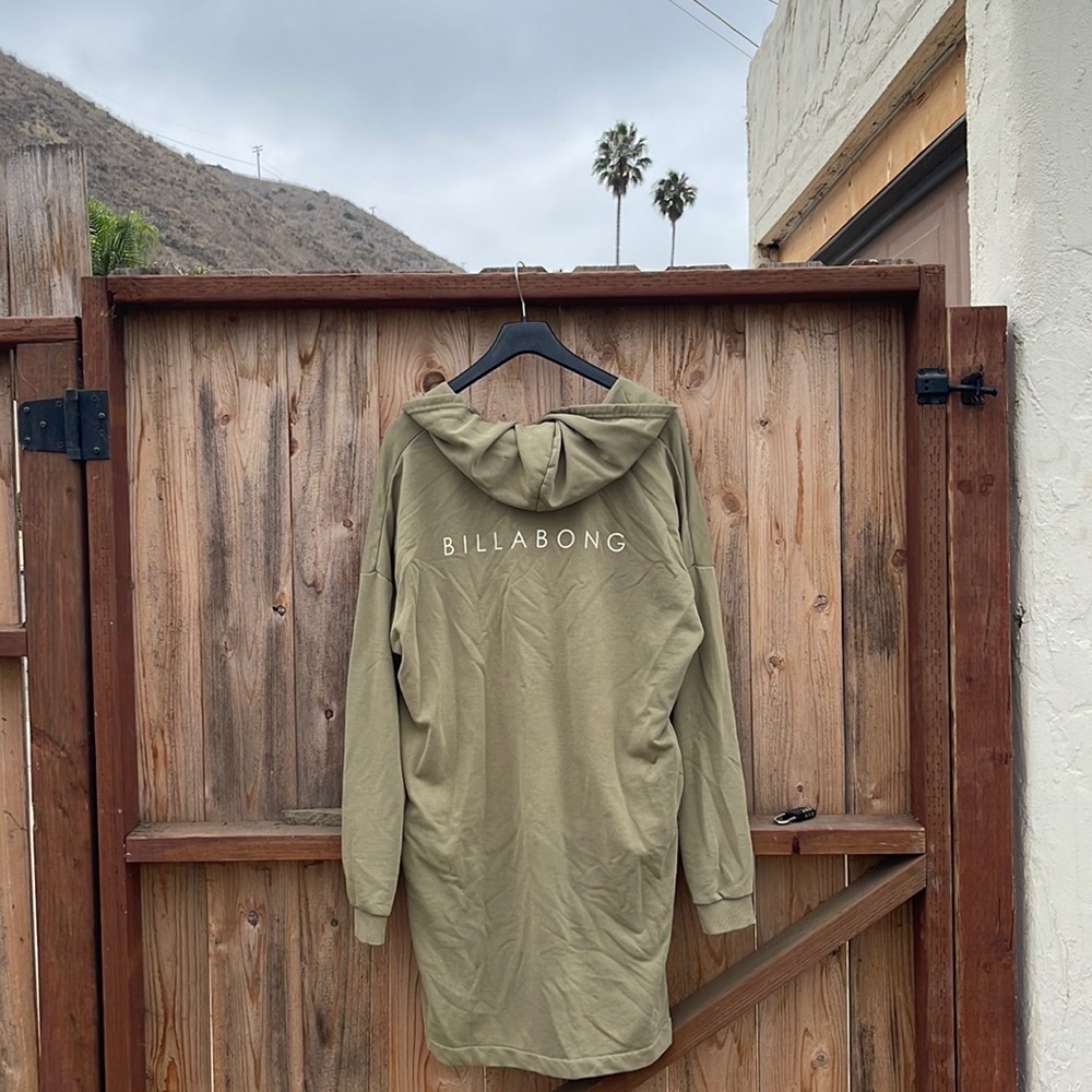 Billabong womens surf changing poncho